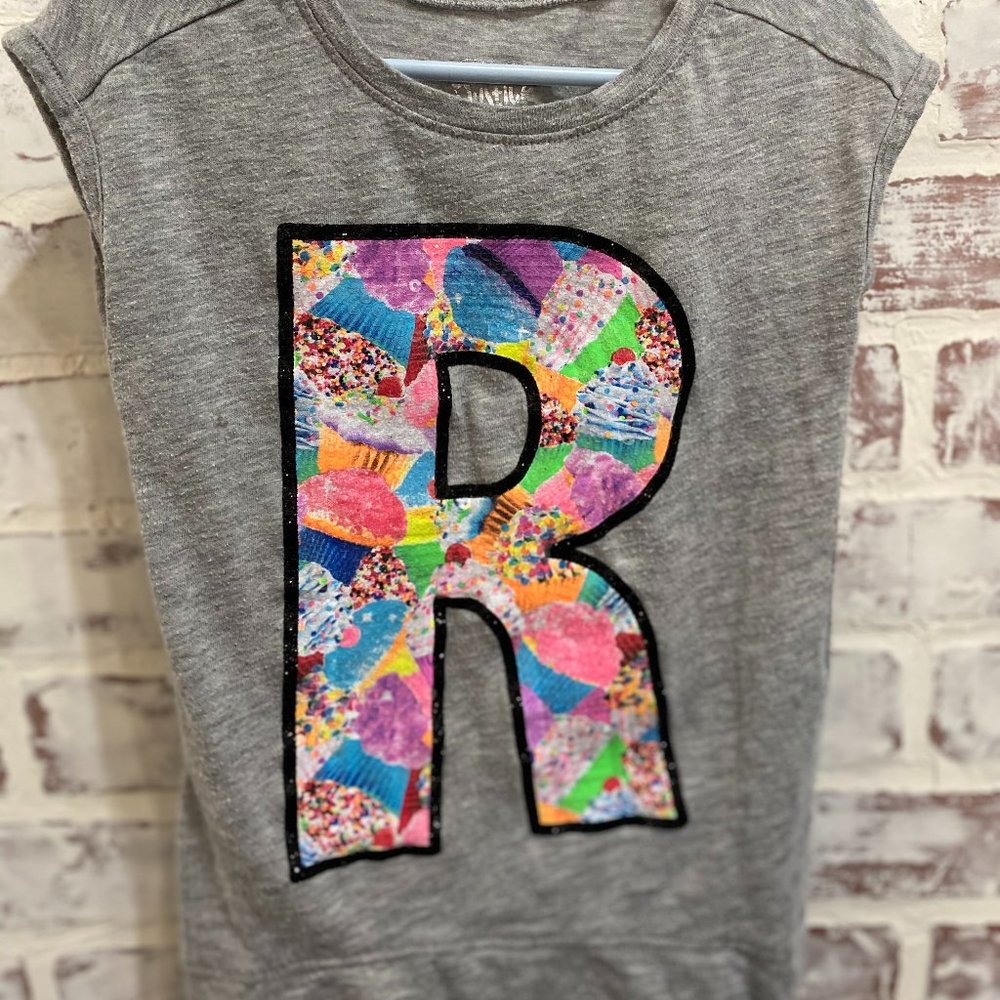 Monogrammed R sleeveless top